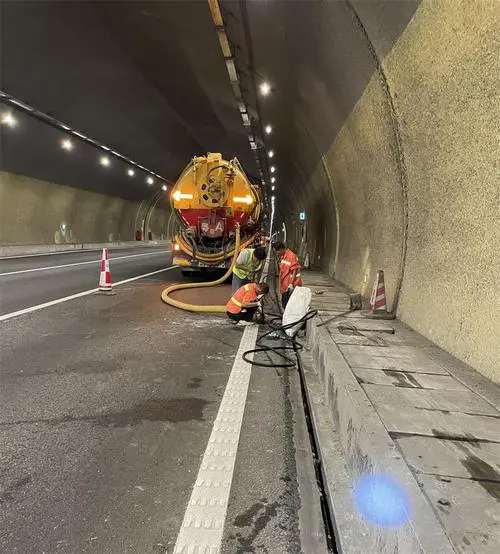 什邡隧道排水渠清淤